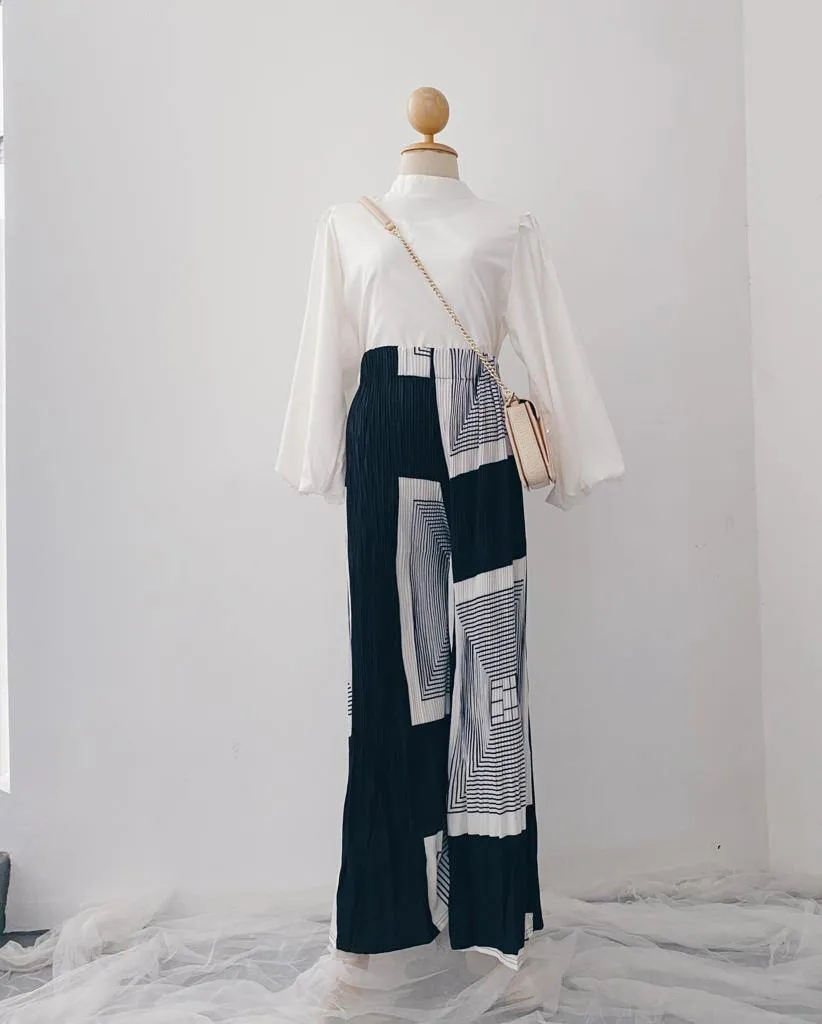 Korean Pleated pants - Boho & Boxy